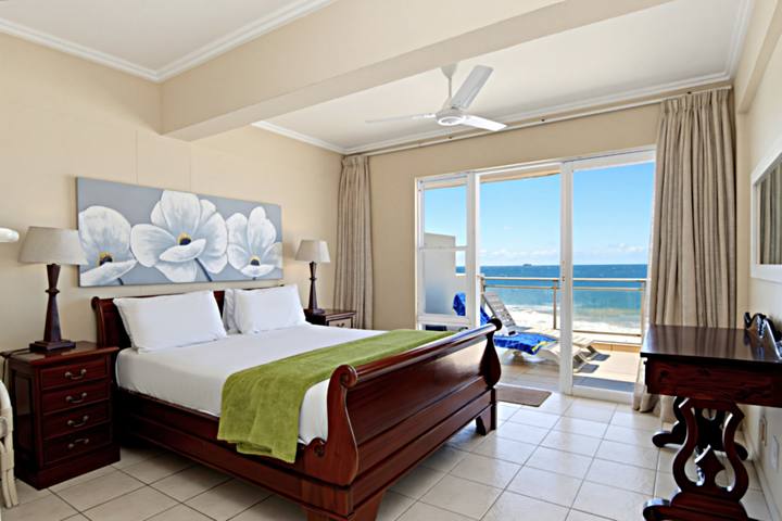 Pebble Beach 3 Main bedroom
